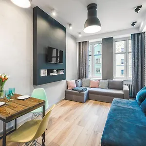 https://apartament-przy-zurawiu-apartment.gdanskhotel.org
